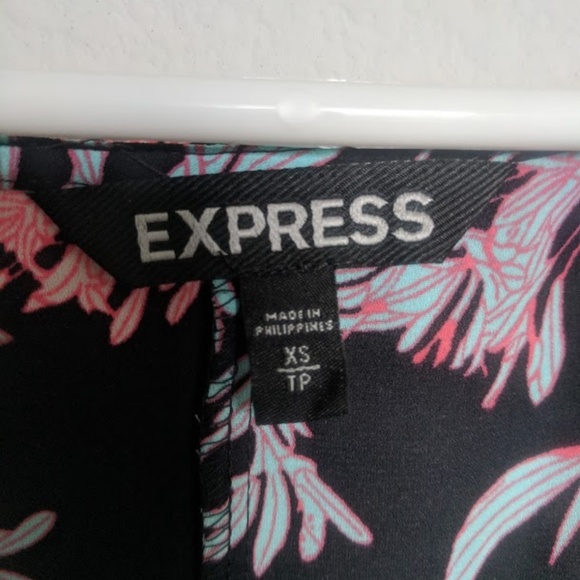 Express Floral Top - Picture 5 of 5